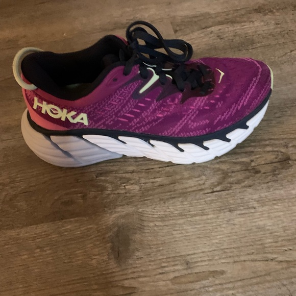 Women’s Size-6B/ Hoka One One- Gaviota 4/ Color-Fuchsia (Purple) - Picture 9 of 15